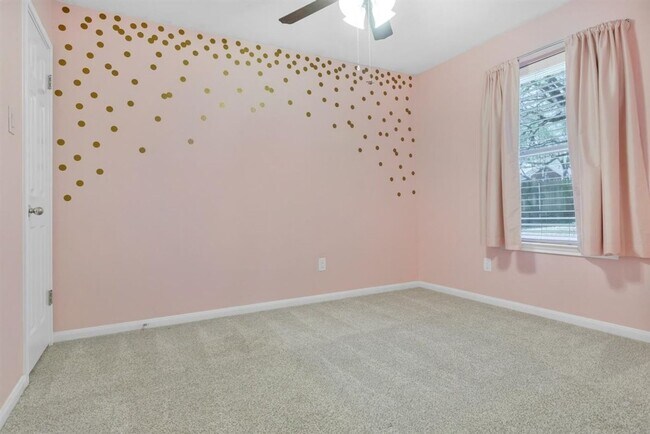 Building Photo - 6205 Clarion Dr