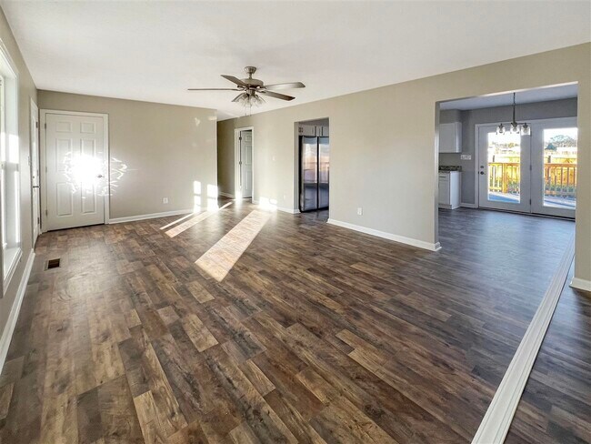 Building Photo - 1248 Derek Dr