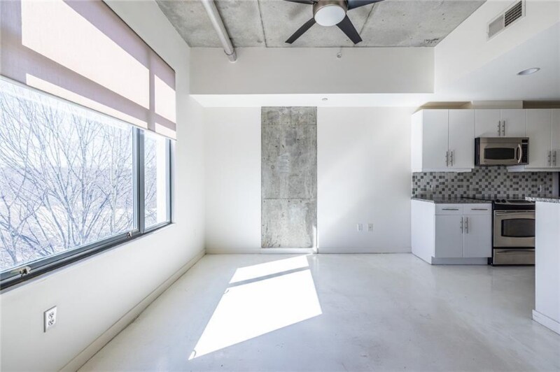 Building Photo - 335 W Ponce de Leon Ave