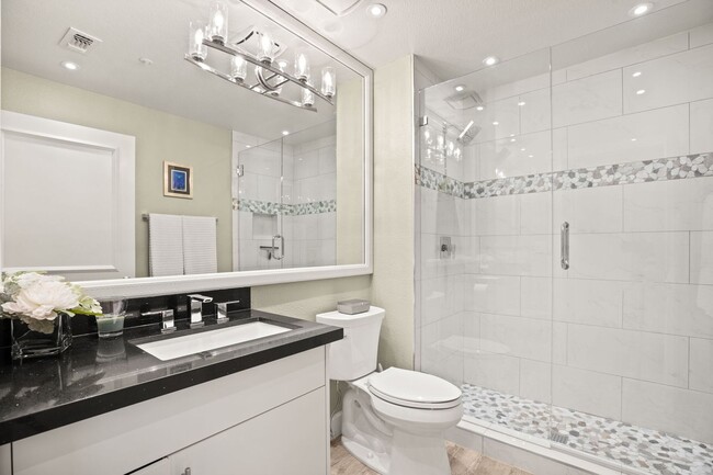 Building Photo - STUNNING FULLY FURNISHED LUXURY 2BEDROOM C...