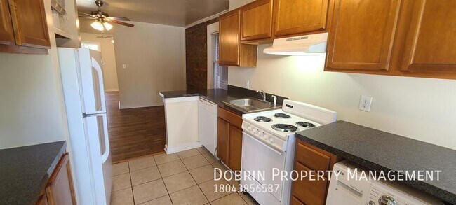 Building Photo - 1923 Lakeview Ave