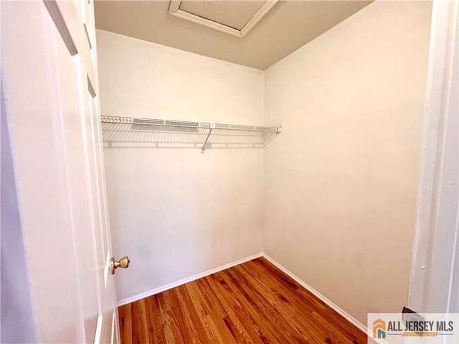 Building Photo - 162 Salem Rd