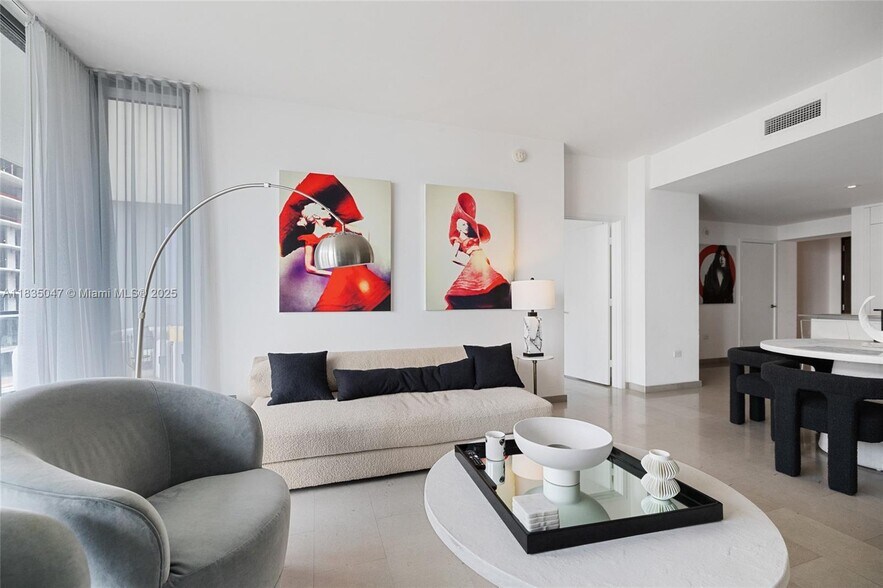 Building Photo - 88 SW 7th St