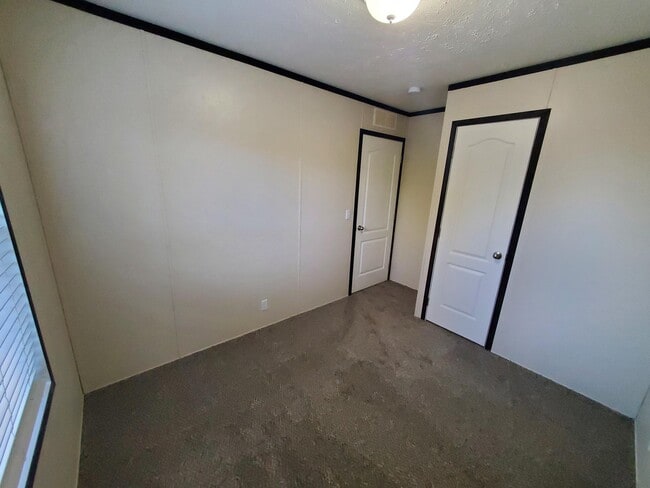 Building Photo - 12 Mockingbird Hill Dr