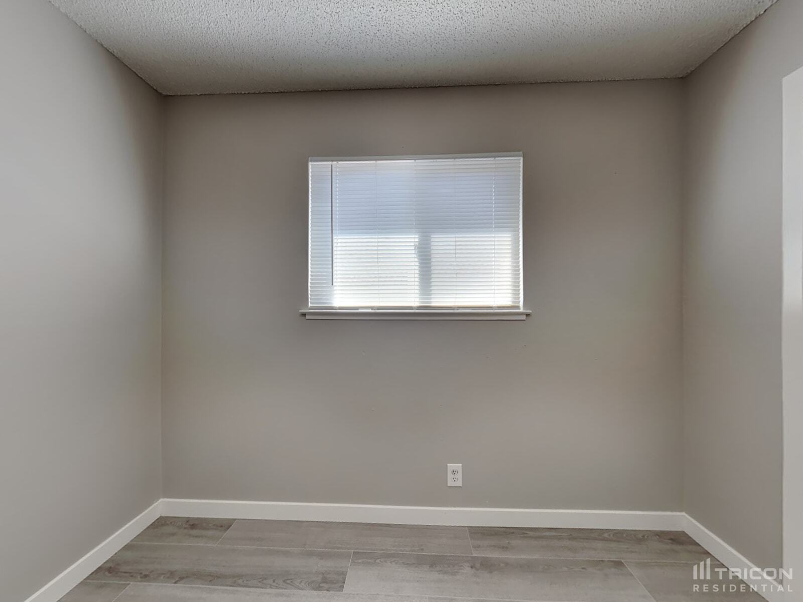 Building Photo - 1508 Crestview Dr
