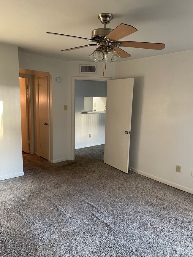 Building Photo - 8419 Hearth Dr