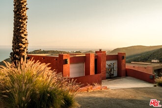 Building Photo - 3029 Sequit Dr