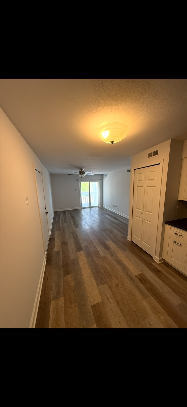 Building Photo - 645 S Kirkwood Rd