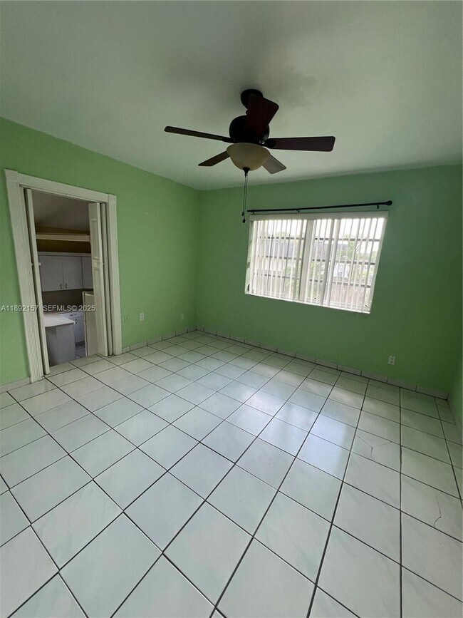 Building Photo - 9470 SW 79th St