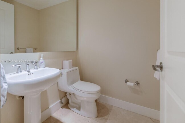 Building Photo - 3101 S Ocean Dr