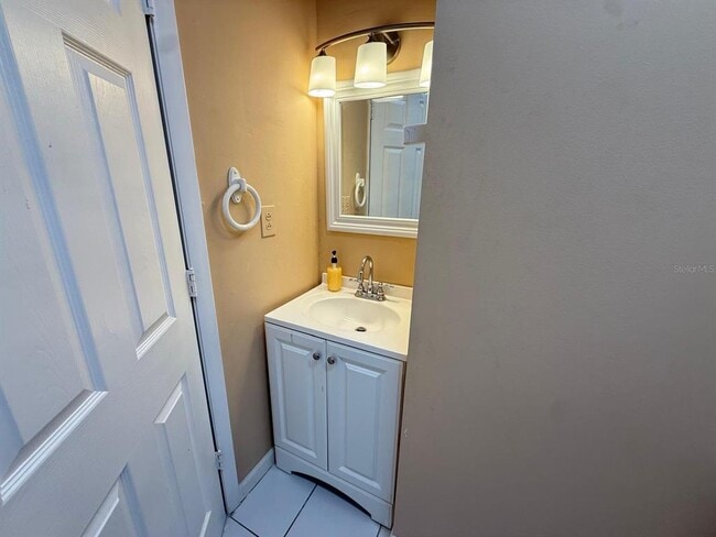 Building Photo - 7326 Lake Floy Cir