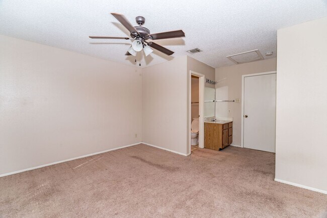 Building Photo - 12205 Magnolia Blossom St