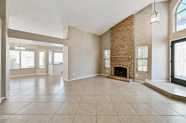 Building Photo - 3830 E Tanglewood Dr