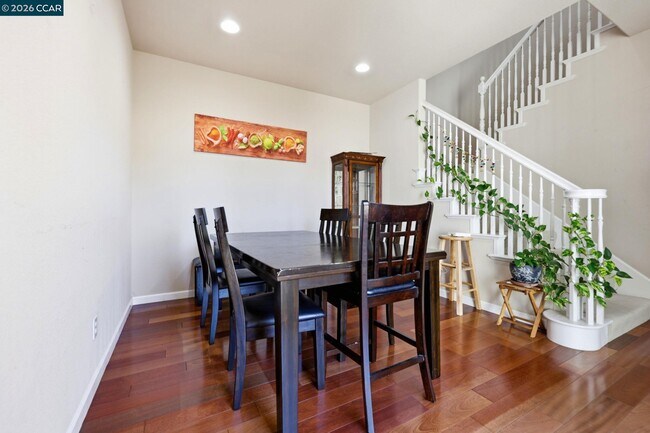 Building Photo - 165 Paddington Ct