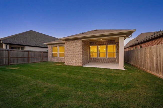 Building Photo - 231 Amaranth Wy