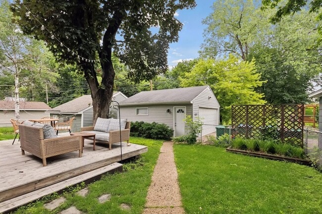 Building Photo - 4237 Ottawa Ave S