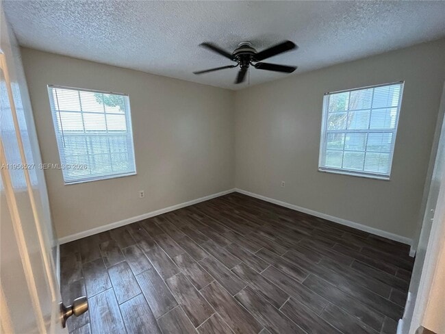 Building Photo - 464 NE 210th Cir Terrace