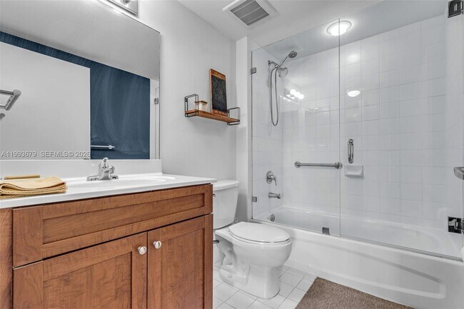 Building Photo - 36 NW 6th Ave