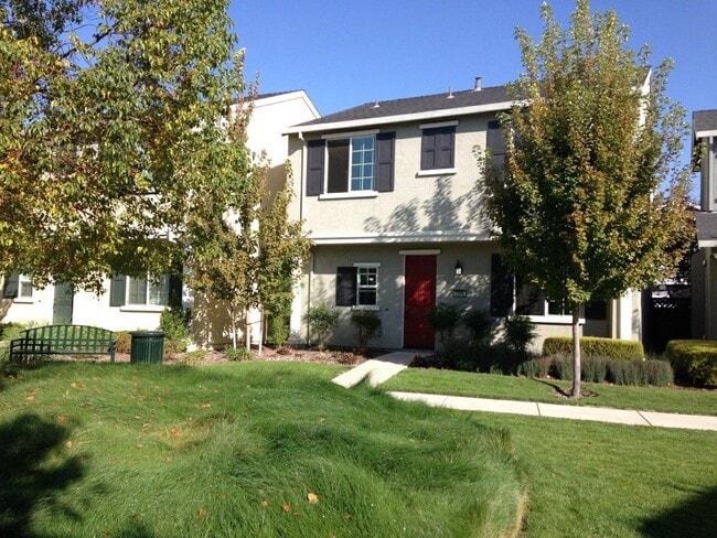 Building Photo - 5998 Camden Cir