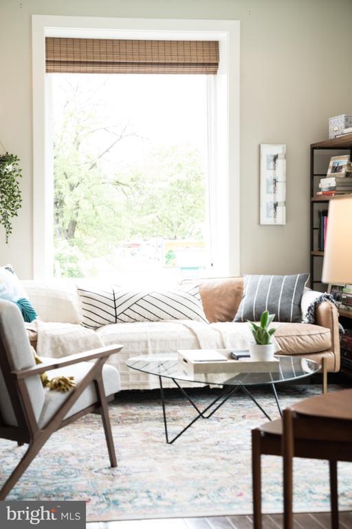 Building Photo - 1249 Kenyon St NW