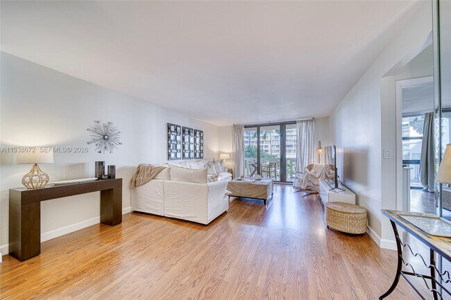 Building Photo - 1111 Crandon Blvd