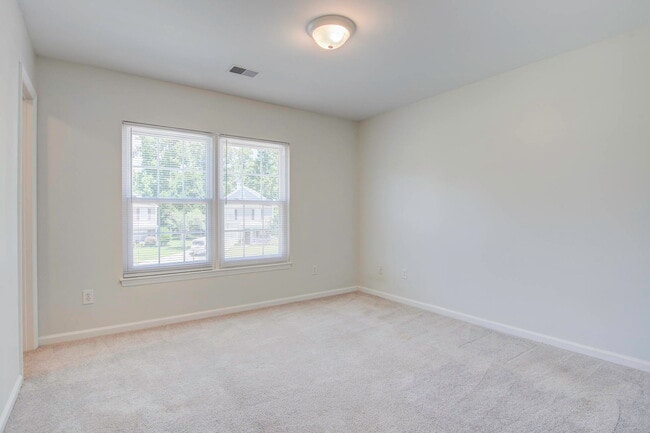 Building Photo - 138 Thistle Rd