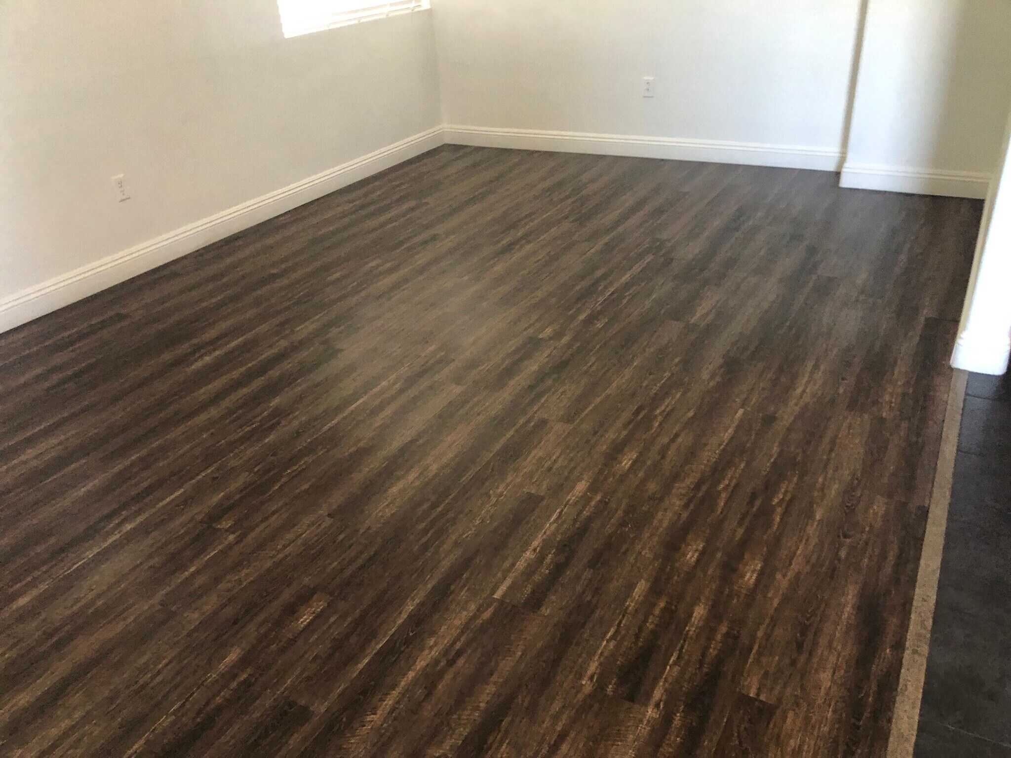 Building Photo - 3400 Cabana Dr