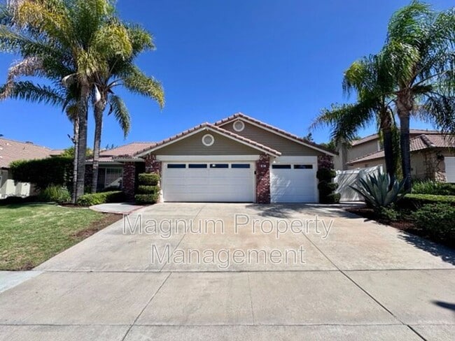 Building Photo - 687 Black Oak Cir
