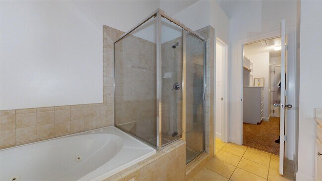 Building Photo - 8715 Meadowcroft Dr