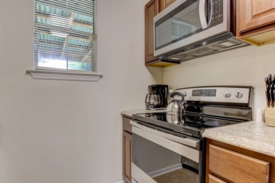 Building Photo - 116 Laurelwood Dr