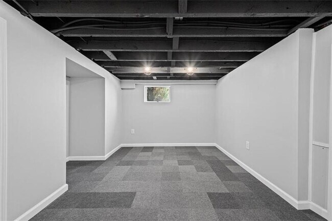 Building Photo - Spacious 4-Bedroom Home with Modern Updates & Private Driveway