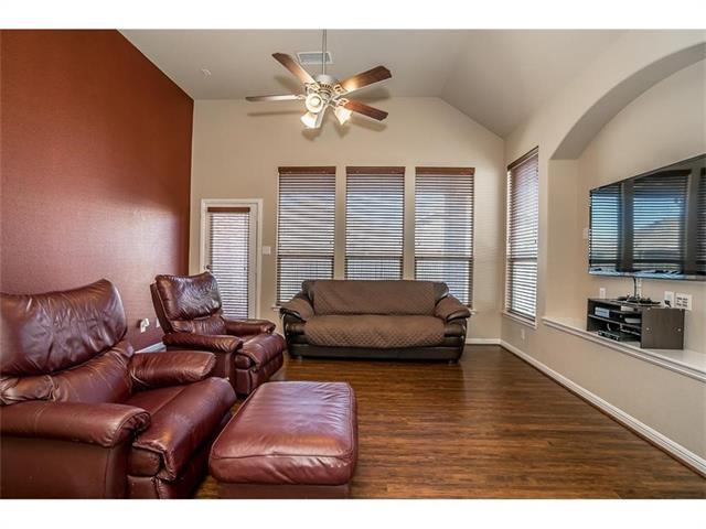 Building Photo - 1405 Nightingale Dr