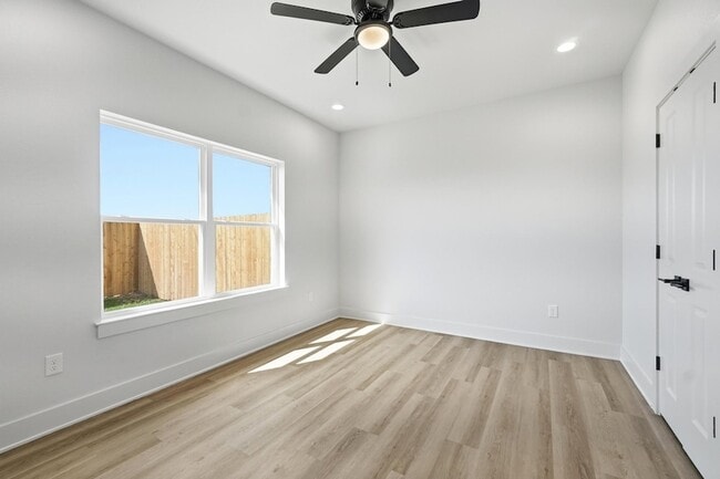 Building Photo - 6525 Inverness St