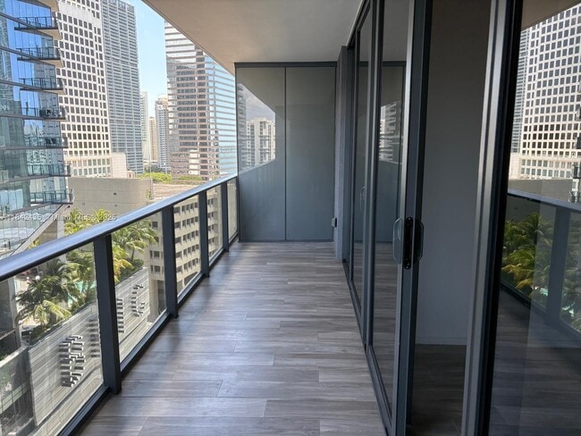 Building Photo - 801 S Miami Ave