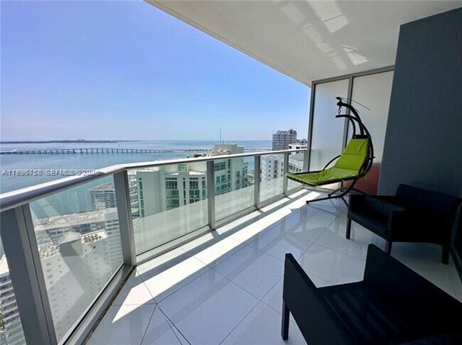 Building Photo - 1300 Brickell Bay Dr