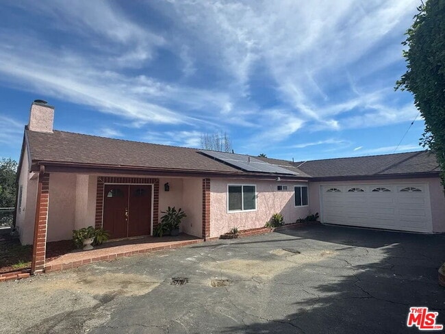 Building Photo - 2629 Meguiar Dr