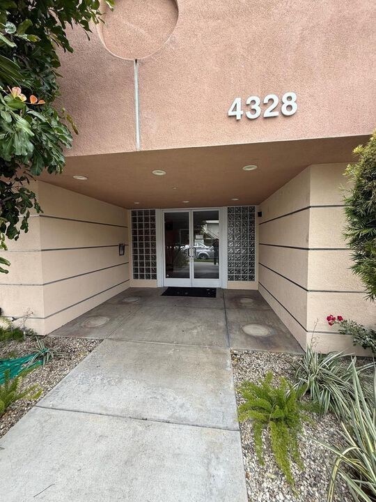 Building Photo - 4328 Mammoth Ave