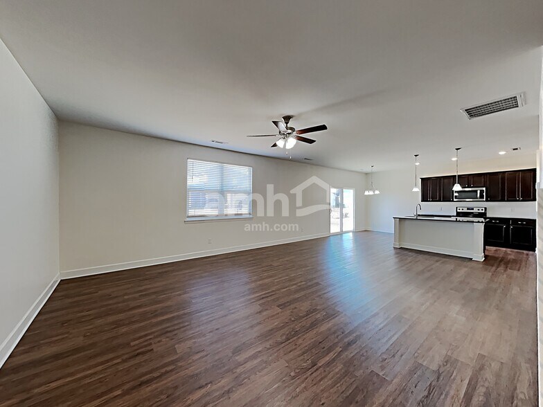 Building Photo - 5266 Lake Maxwell Dr