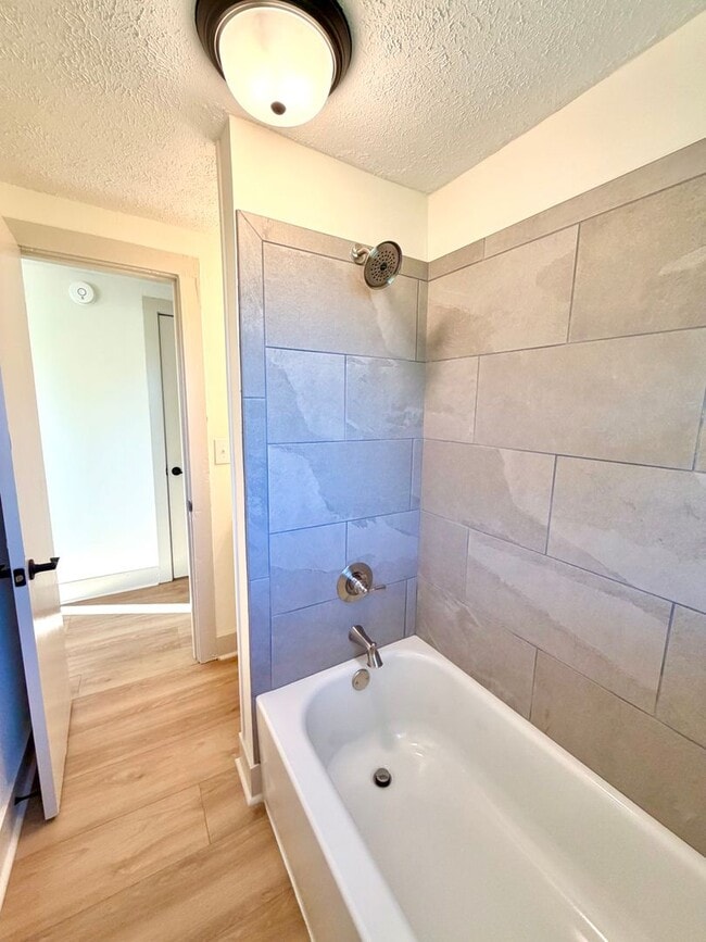 Building Photo - 211 Sanderson Dr