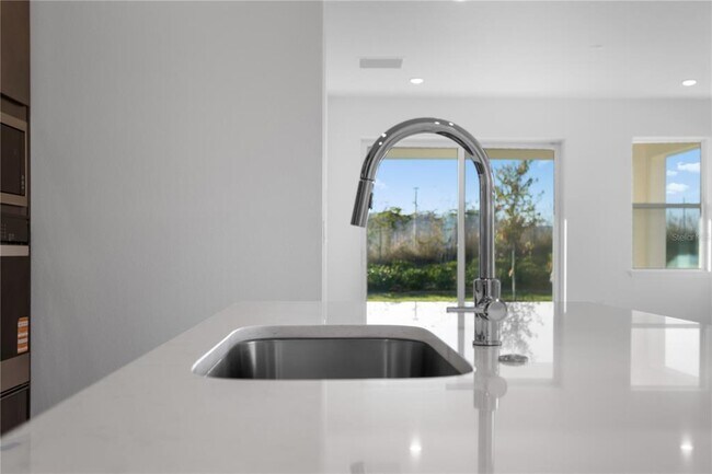 Building Photo - 1940 Sunshine Peak Dr