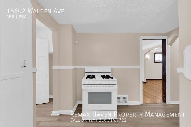 Building Photo - 15602 Walden Ave