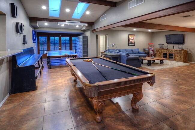 Building Photo - PRE-LEASE AUGUST 2026 - Beautiful Modern Living near Campus