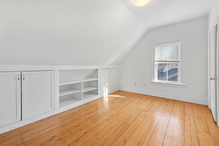 Building Photo - 30 Healey St