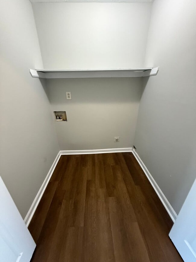 Building Photo - 2 bed, 1 bath duplex in Nicholasville!