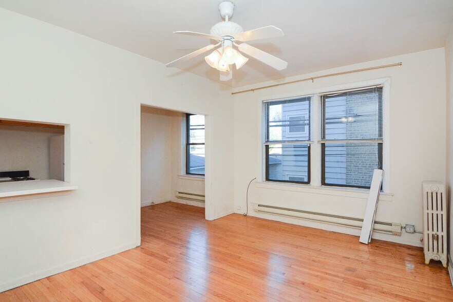 Building Photo - 1055 W George St