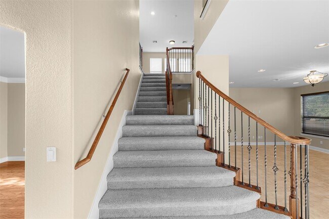 Building Photo - 3001 Lombardi Way