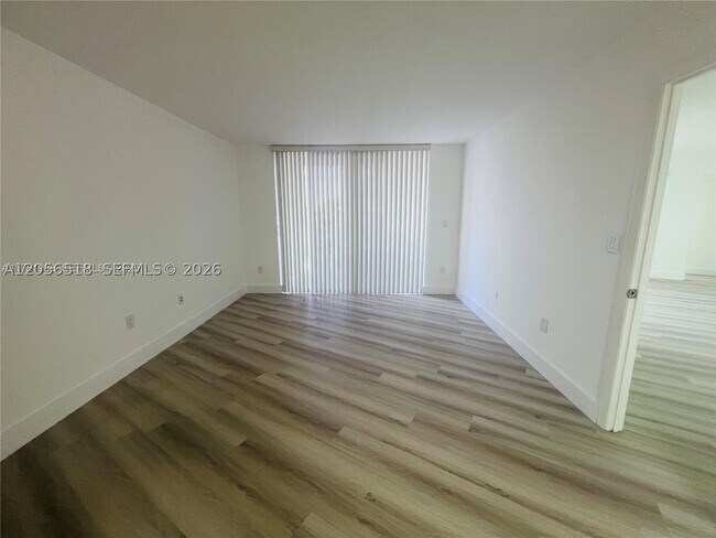 Building Photo - 1200 NE Miami Gardens Dr