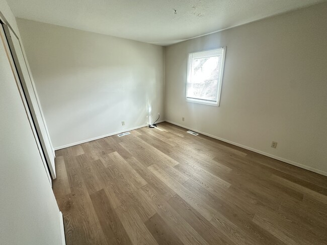 Building Photo - 2518 Leeper Dr