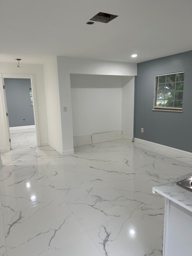 Building Photo - 935 34th Ave