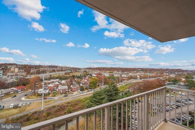 Building Photo - 1225 Martha Custis Dr